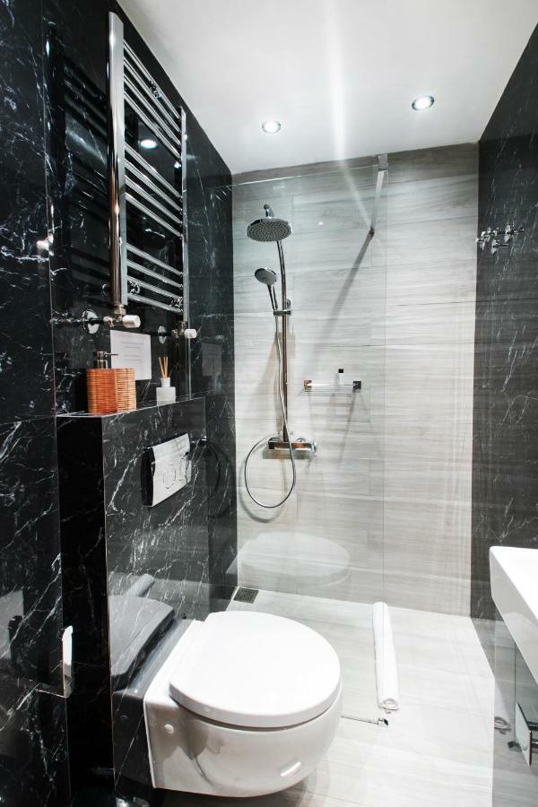 Grey Rhino 1Min From The White Tower Apartment Thessaloníki Ngoại thất bức ảnh