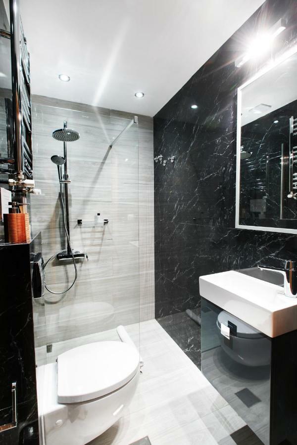 Grey Rhino 1Min From The White Tower Apartment Thessaloníki Ngoại thất bức ảnh